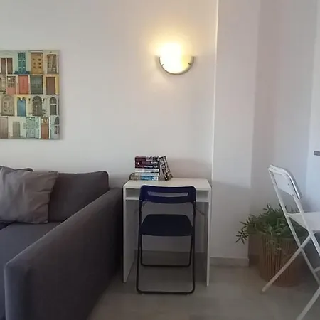 Carihuela Un Dormitorio Junto Al Mar דירה